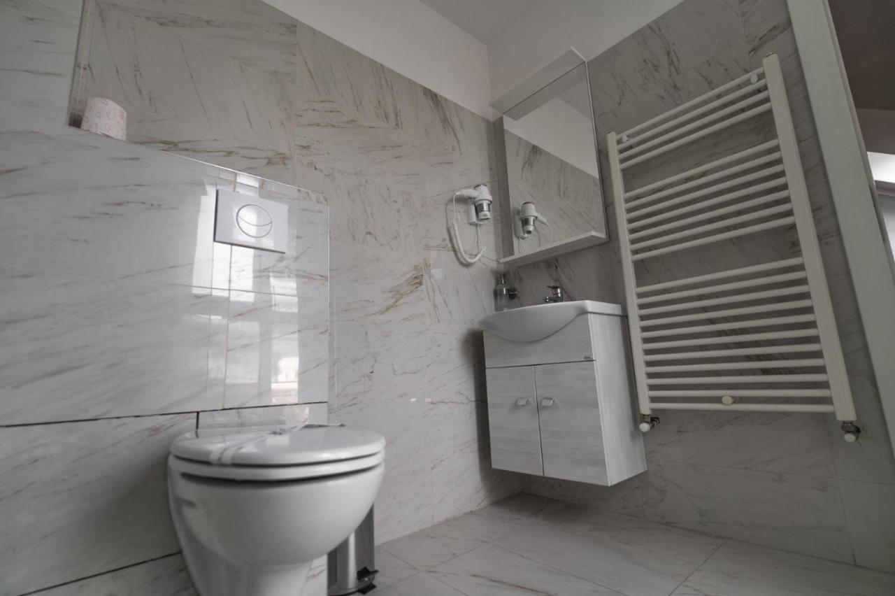 Camere De Inchiriat Elisei Тимишоара Экстерьер фото
